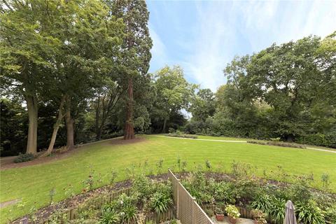 Flat 4, Hill House Portsmouth Road, Esher, KT10 9LN