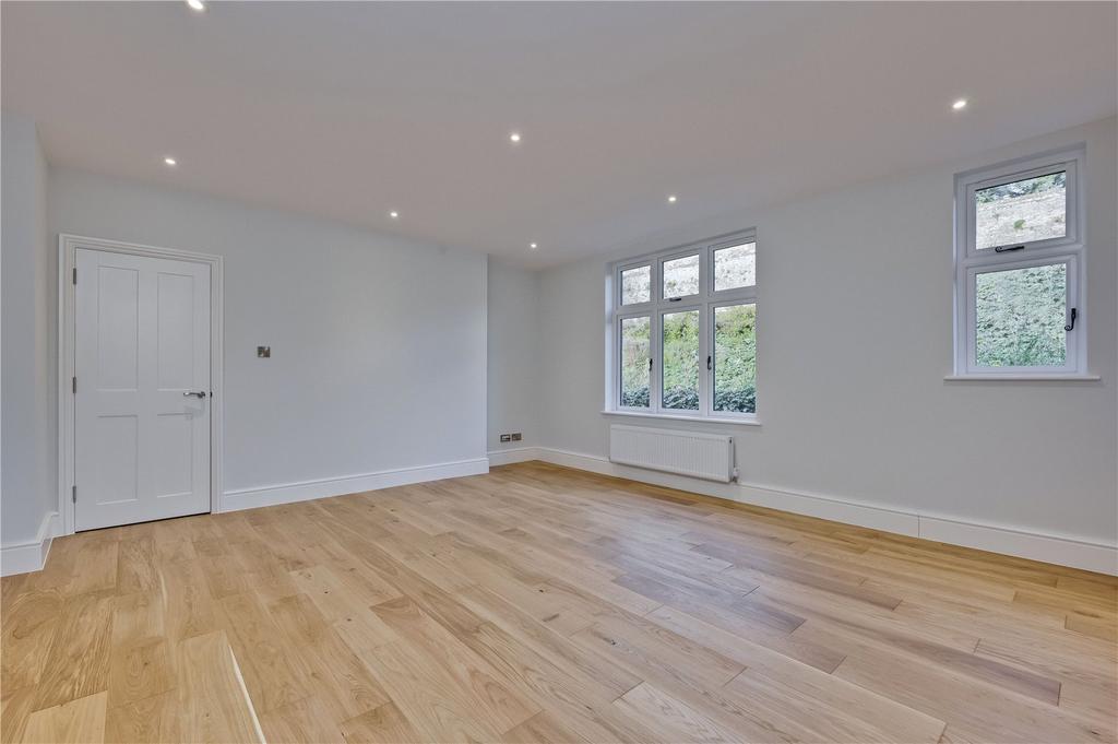 Living/Sitting Room