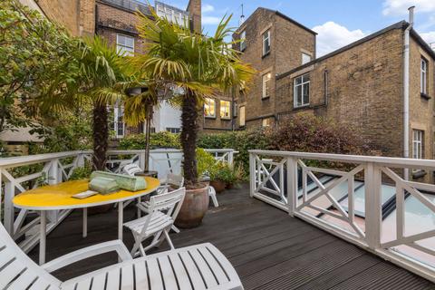4 bedroom mews to rent - Bourlet Close, London