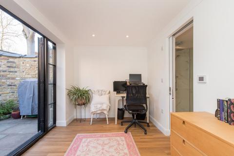 20 Station Approach, Richmond, TW9 3QB