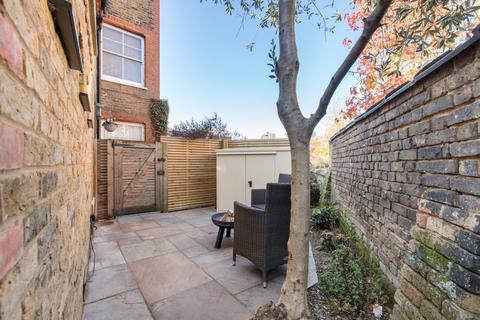 20 Station Approach, Richmond, TW9 3QB