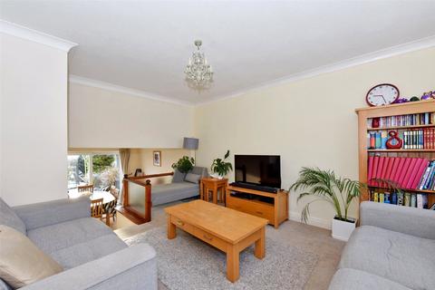 3 bedroom detached house to rent, Ryans Mount, Marlow, Buckinghamshire, SL7