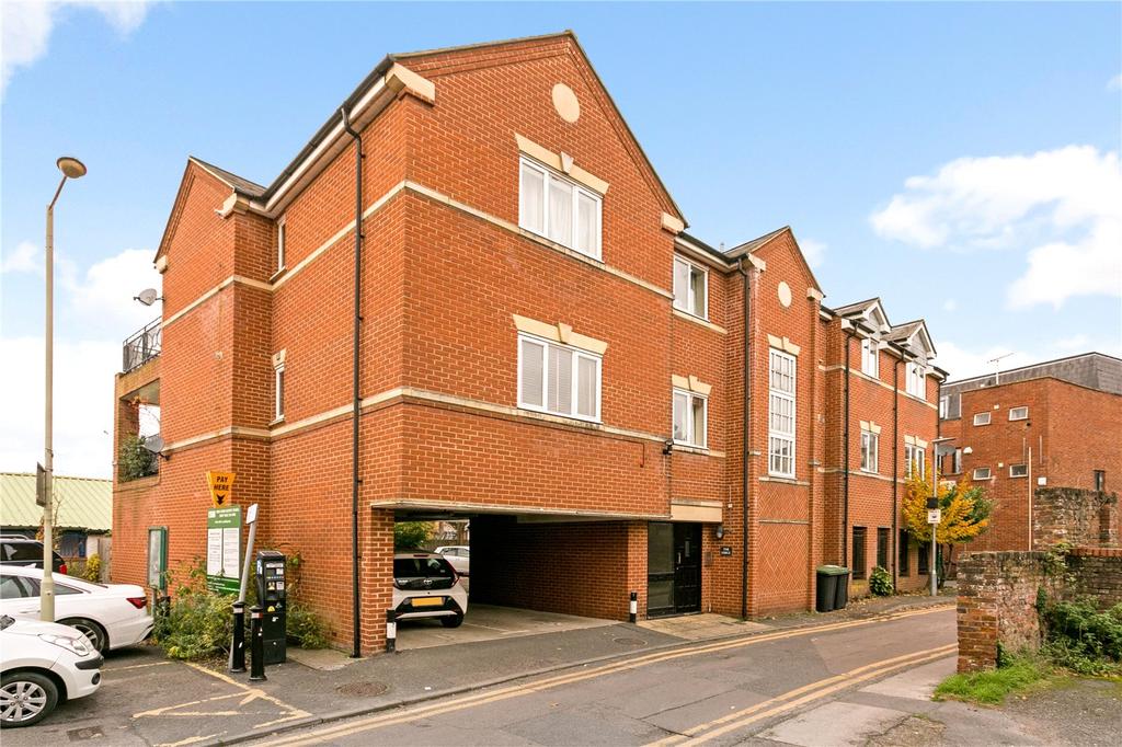 The Bury Lane, Rickmansworth, Hertfordshire, WD3 2 bed apartment