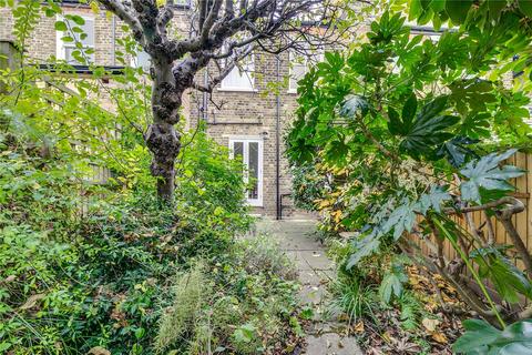 10 Wilna Road, London, SW18 3BA
