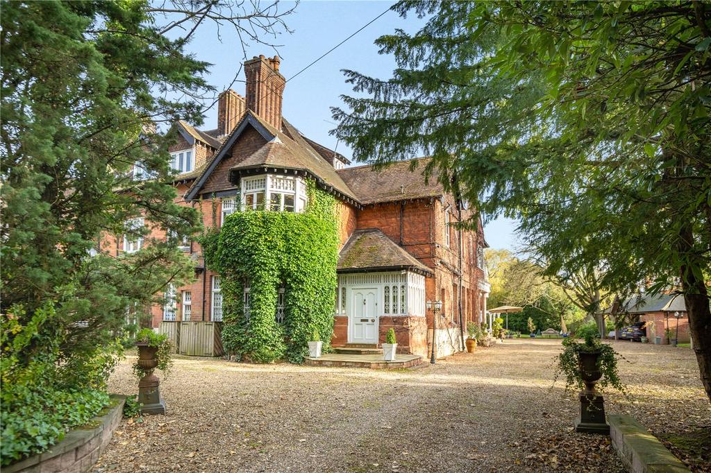 Harden Park, Alderley Edge, Cheshire, SK9 6 bed semidetached house £