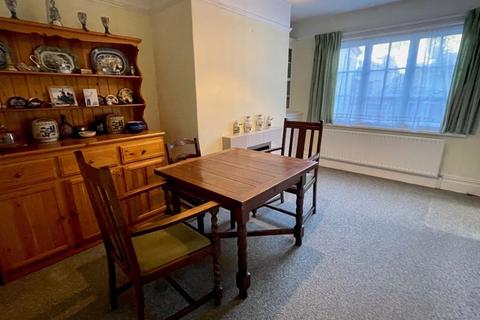 Tan Y Maes Abbey Road, Llangollen, LL20 8SP