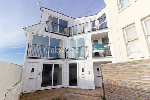 2 bedroom maisonette to rent, Margate