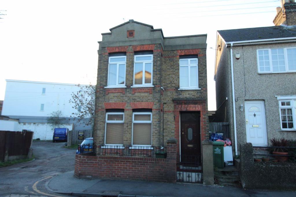 2 Bedroom Apartment WICKFORD 2 bed flat £850 pcm (£196 pw)