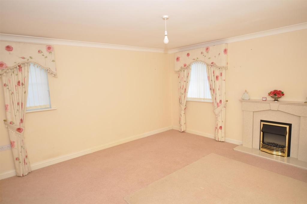 6, Maes Y Wennol, Pentremeurig, Carmarthen 2 bed detached bungalow £