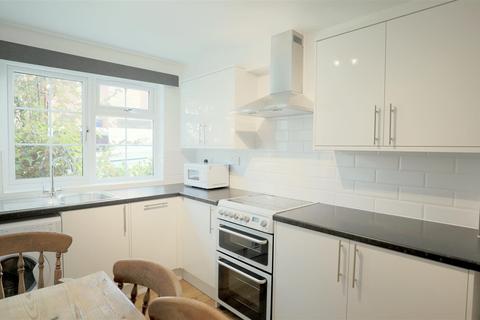 4 bedroom flat to rent - Harpsichord Place