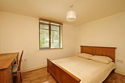 2 bedroom flat to rent - Park View, Marston Road