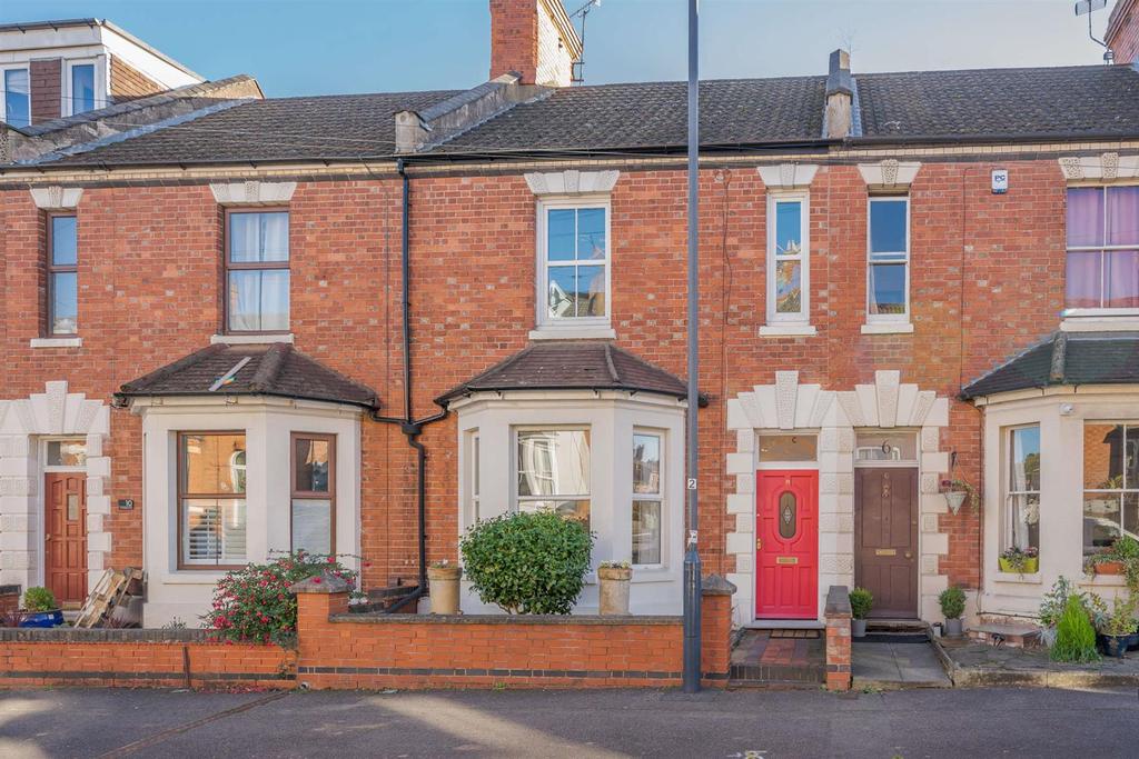 Stoneleigh Road, Kenilworth 3 bed terraced house £450,000