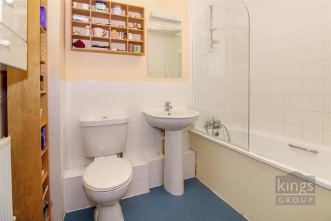30 Academia Way, London, N17 8HE