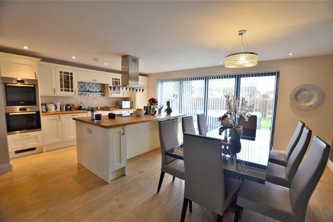 5 bedroom detached house for sale - Byron Way, Bicester