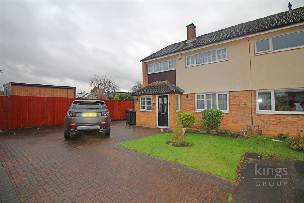 Woodhill, Harlow 3 bed house £415,000
