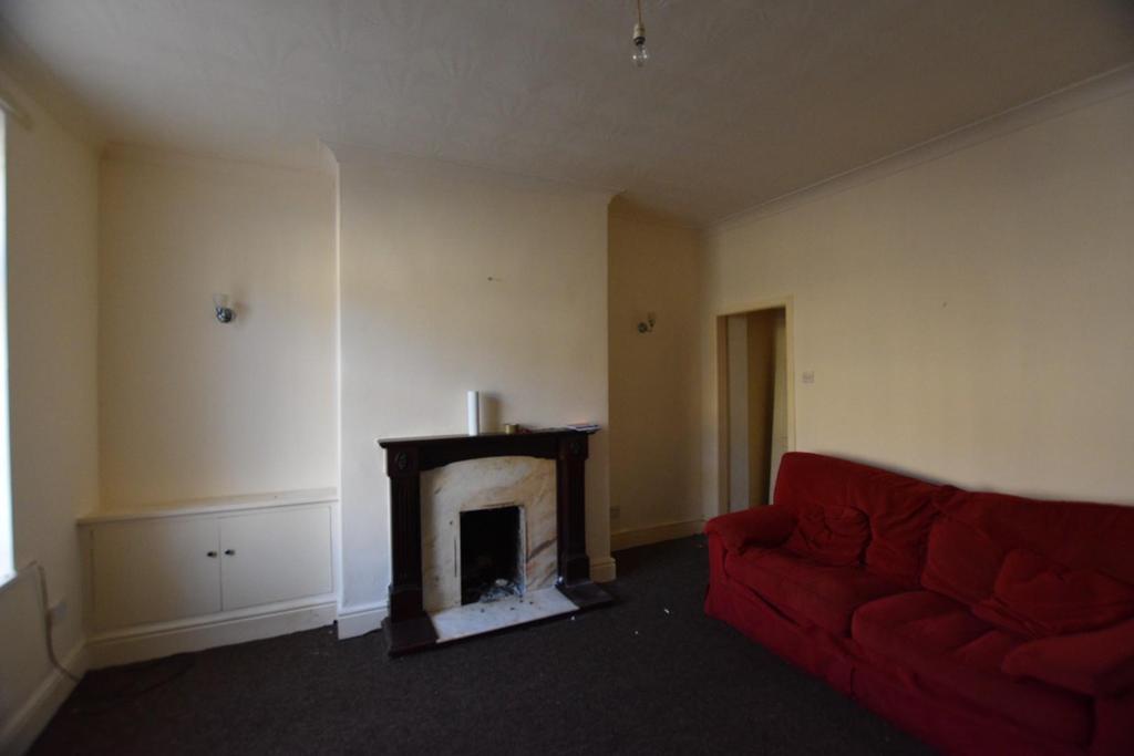 Stockbridge Road, Padiham, Burnley 2 bed terraced house £60,000