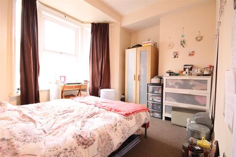 5 bedroom maisonette to rent - King John Street, Heaton