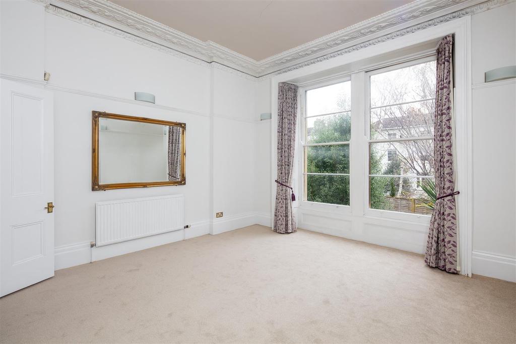 9 Chertsey Road-3.jpg