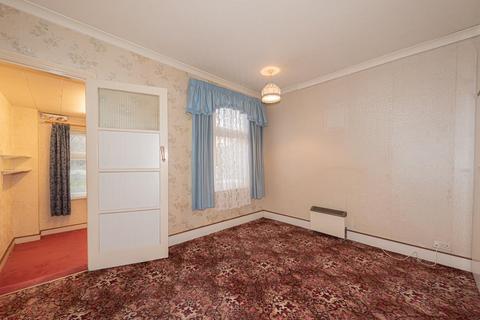 44 Hook Road, Epsom, KT19 8TR