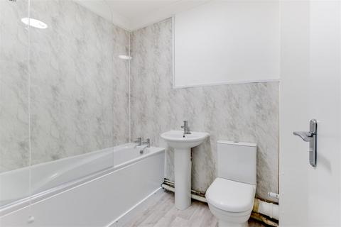 17 Brougham Walk, Worthing, BN11 2PY