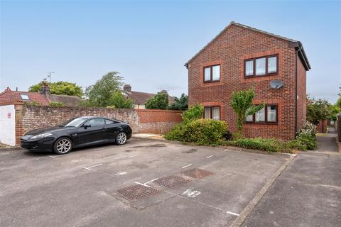 17 Brougham Walk, Worthing, BN11 2PY