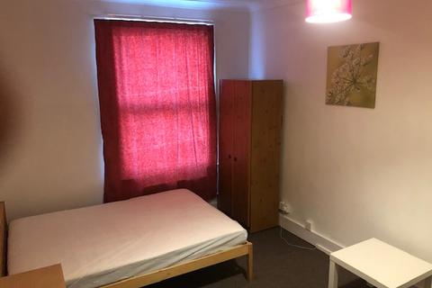 1 bedroom flat to rent - Romford Road, Manor Park, E12
