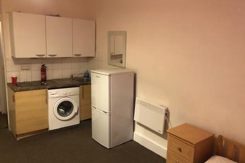 1 bedroom flat to rent - Romford Road, Manor Park, E12