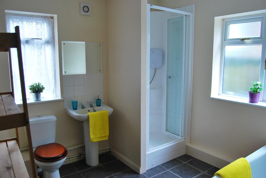 Spring Lane, Canterbury CT1 7 bed house share £440 pcm (£102 pw)