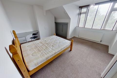 3 bedroom house to rent, Broomfield View, Headingley, Leeds