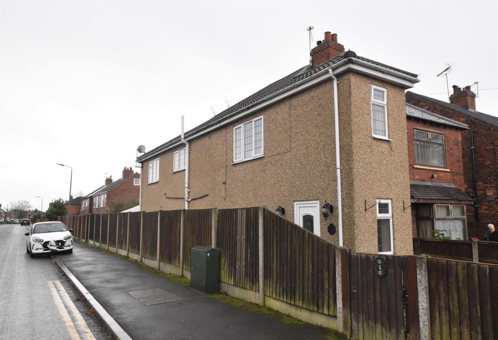 Churchfield Road, Scunthorpe, DN16 3DH 2 bed semidetached house £105,000