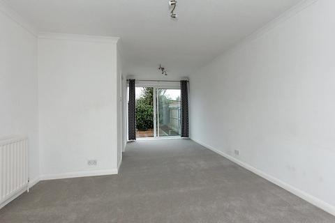 2 bedroom terraced house to rent, Wellington Road, SITTINGBOURNE, Kent, ME10