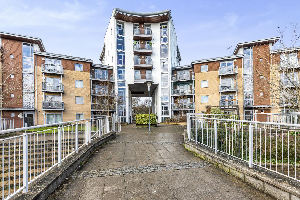 Kelvin Gate, Bracknell, RG12 2 bed apartment £1,250 pcm (£288 pw)