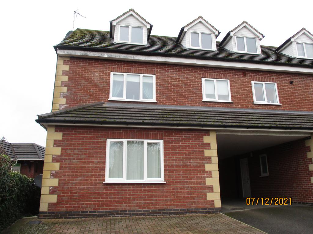 West Road, Oakham LE15 1 bed ground floor flat £575 pcm (£133 pw)