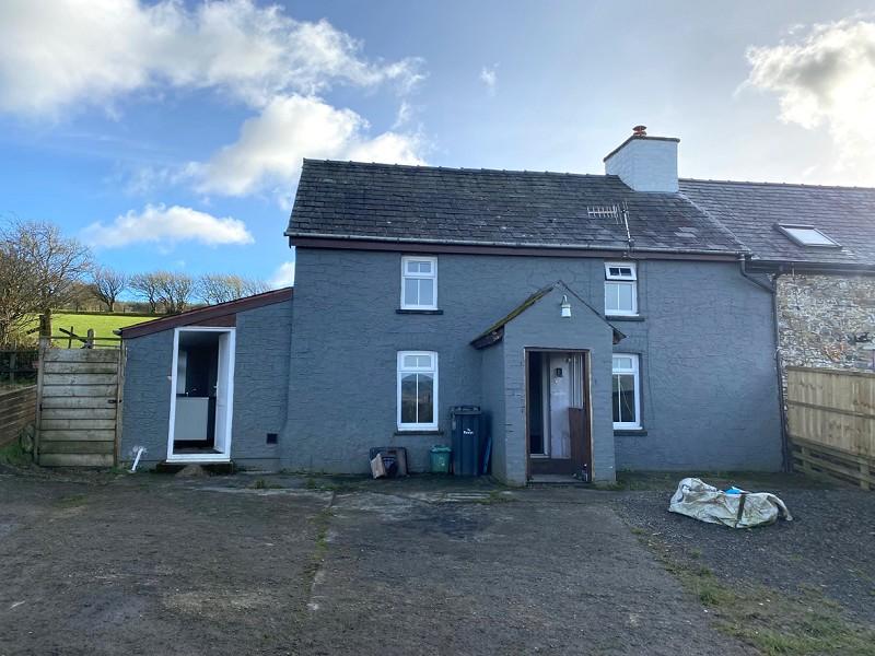Cefn Gorwydd, Llangammarch Wells, Powys. 2 bed semidetached house for