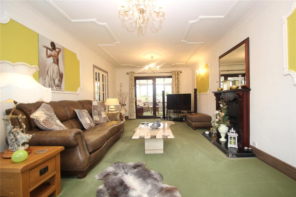 Womersley Road, Knottingley, WF11 4 bed detached house £350,000