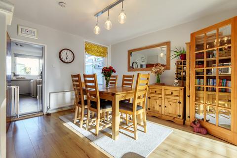 73 Ampthill Road, Southampton, SO15 8LN