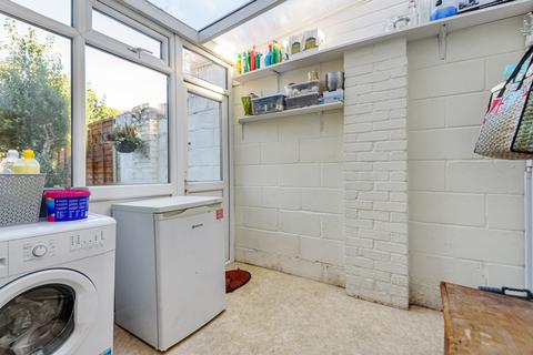 73 Ampthill Road, Southampton, SO15 8LN