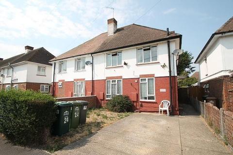 4 bedroom semi-detached house to rent - Viola Avenue, Staines-upon-Thames TW19