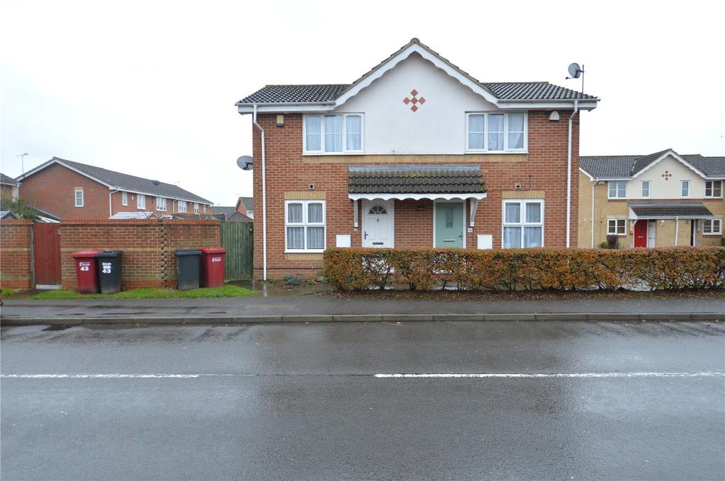 Moor Furlong, Slough, Berkshire, SL1 1 bed semidetached house £1,100