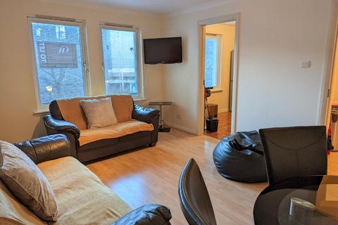 2 bedroom flat to rent, Rennie's Court, City Centre, Aberdeen, AB11