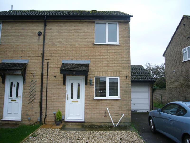 Mayfield Close, Carterton, Oxon, OX18 3QR 2 bed semidetached house £