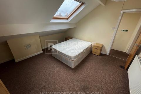 3 bedroom house to rent - Beechwood Crescent, Leeds LS4