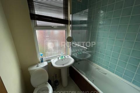 3 bedroom house to rent, Beechwood Crescent, Leeds LS4