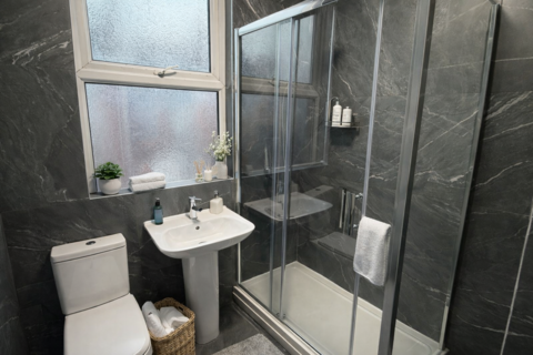 3 bedroom house to rent, Beechwood Crescent, Leeds LS4