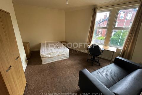 3 bedroom house to rent, Beechwood Crescent, Leeds LS4