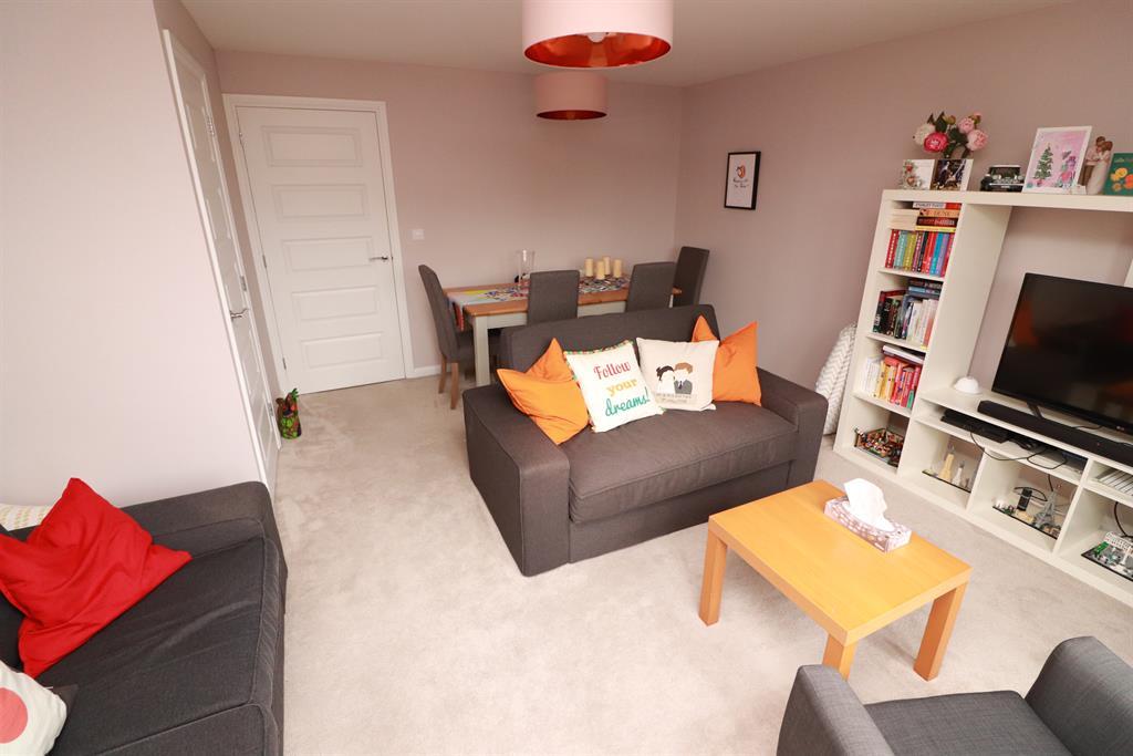 Clayhill Drive, Yate, Bristol, BS37 7DA 3 bed terraced house £315,000