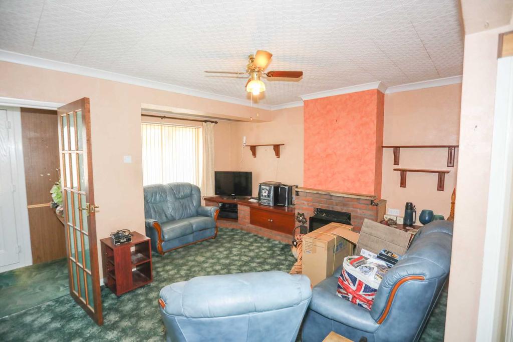 Barberry Avenue, Chatham 2 bed semidetached house £250,000
