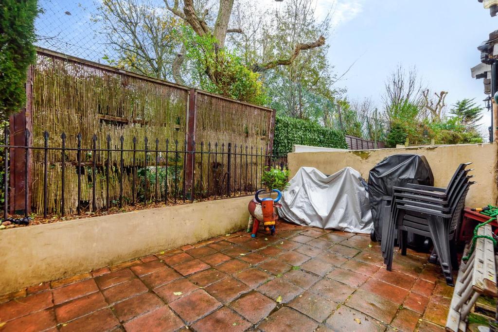 Fountain Road, Tooting 2 bed terraced house £550,000
