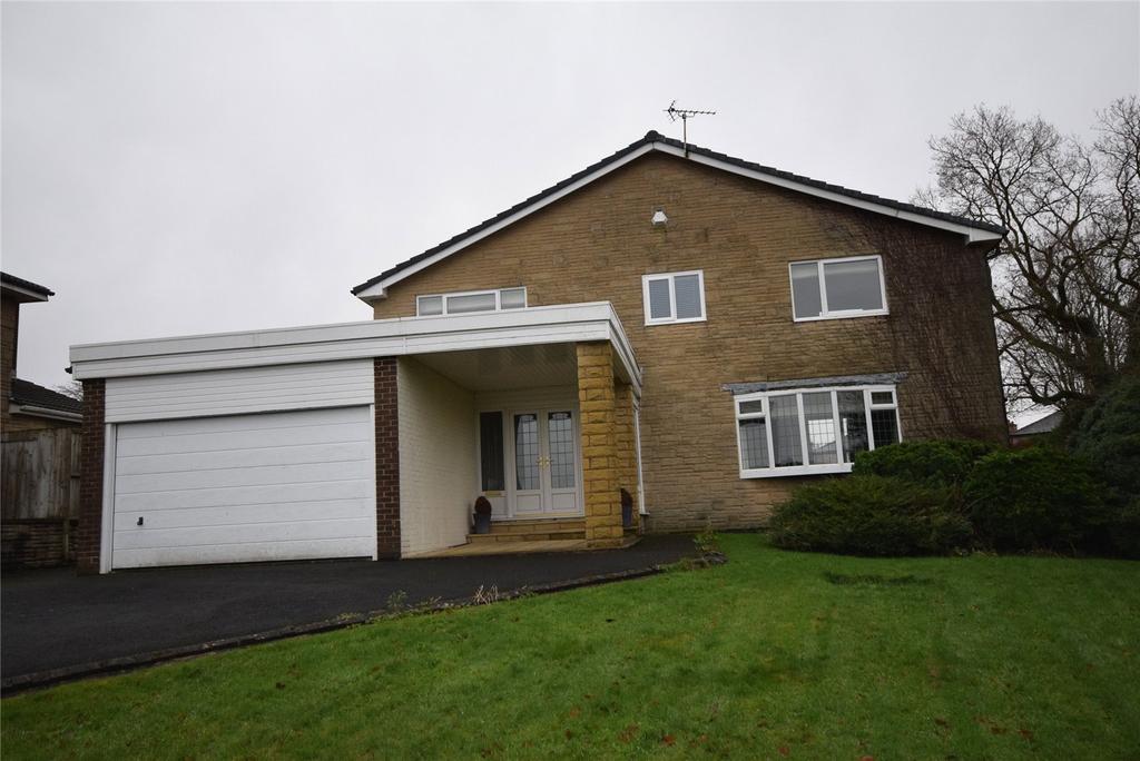 Noyna View, Colne, Lancashire, BB8 3 bed detached house £1,260 pcm (£