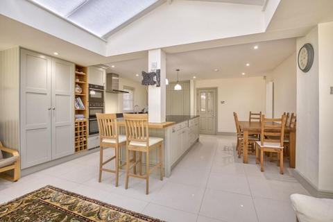 5 Pinel Close, Virginia Water, GU25 4SP